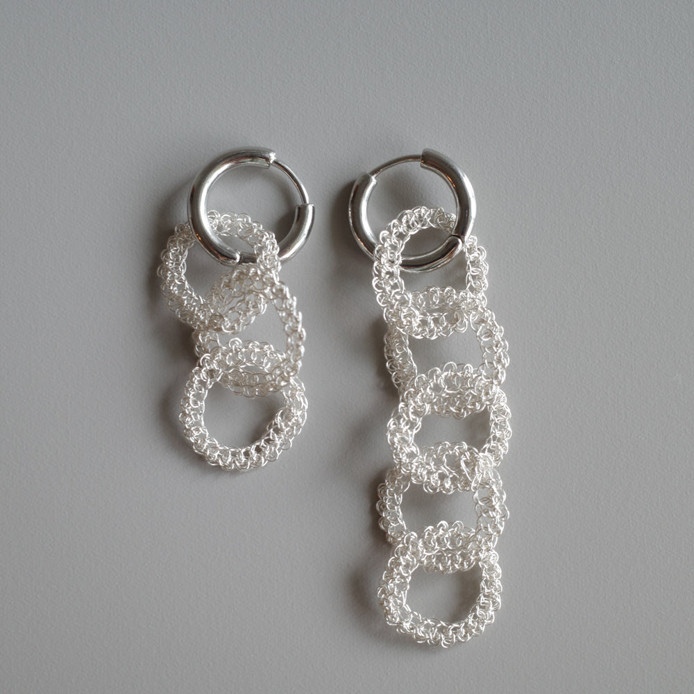 YUI – 金屬鉤織耳飾 銀色