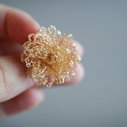 蒲公英 – 金屬線蕾絲耳環