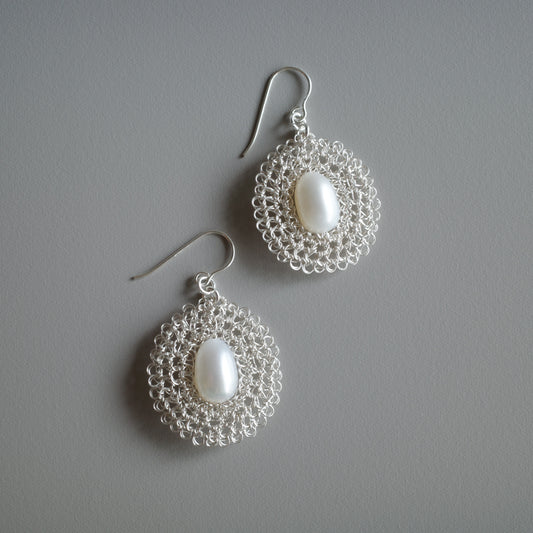 Shizuku – Pearl Wire Crochet Earrings Silver