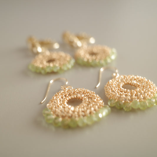 Peridot Lace 金屬絲蕾絲耳環 Gold color