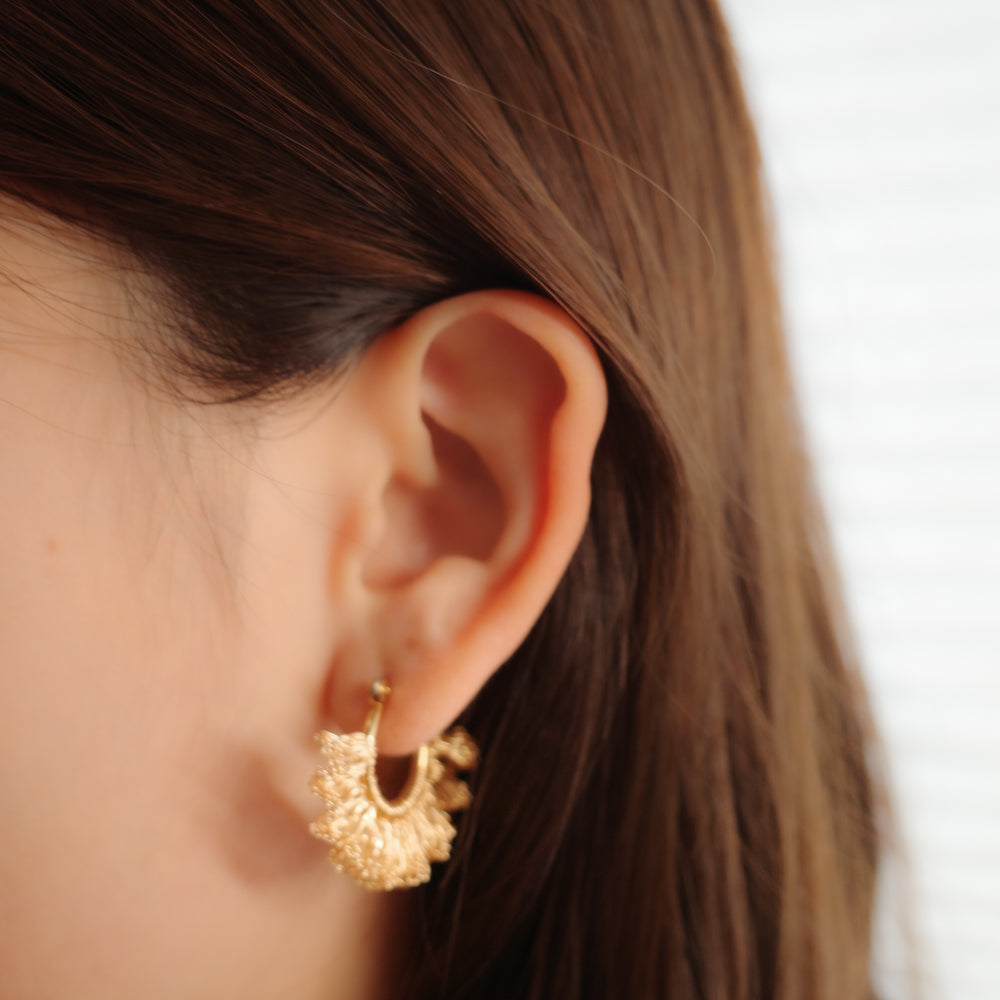 Frill Frill – Wire Crochet Hoop Earrings Gold color