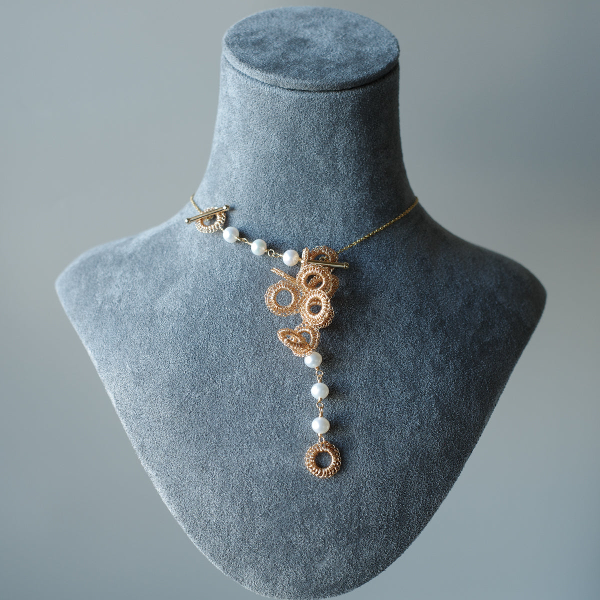 Full Bloom – ワイヤークロッシェとパールのネックレス S Gold Color