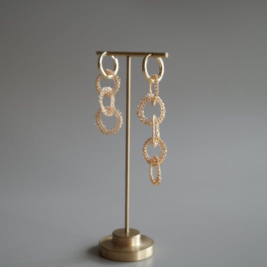 YUI – 金屬鉤織耳飾　金色