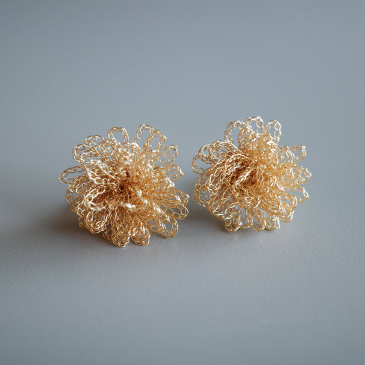 蒲公英 – 金屬線蕾絲耳環