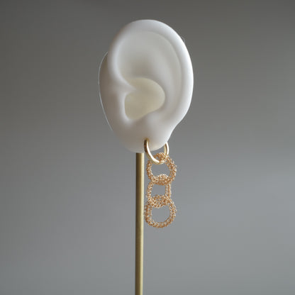 結（YUI） - ワイヤークロッシェ 耳飾り　ゴールド