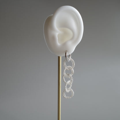 YUI – 金屬鉤織耳飾　銀色