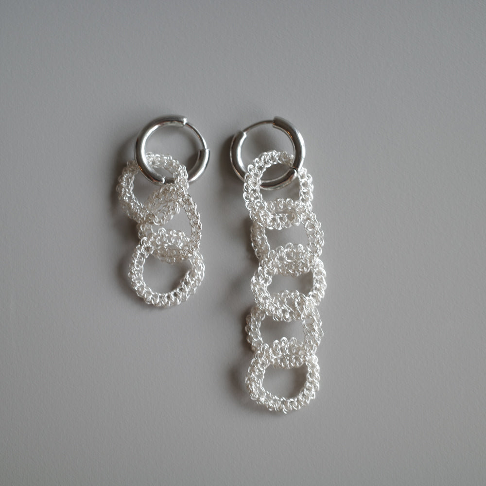 YUI – 金屬鉤織耳飾　銀色