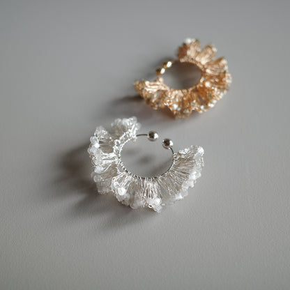 Frill Glow – 金屬線蕾絲耳夾［日本玻璃珠］silver