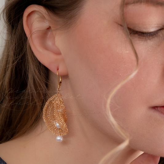 Pearl Cascade　耳飾り　Gold color