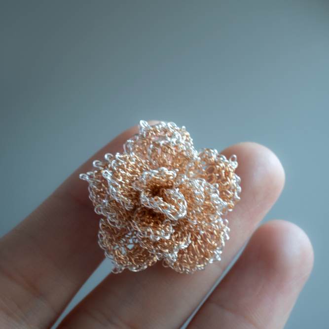 Layered Rose Earrings｜Hand-Crocheted Wire gold color