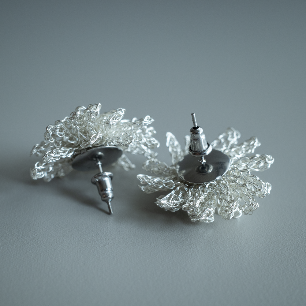蒲公英 – 金屬線蕾絲耳環