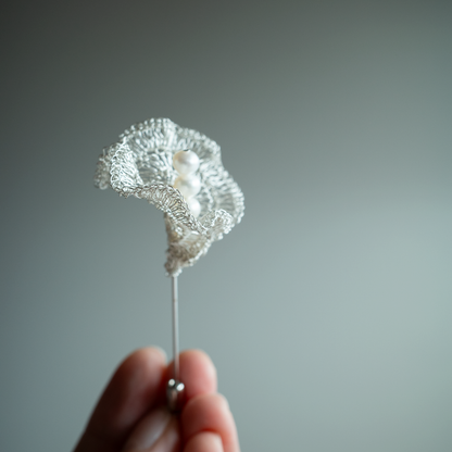 Calla Lily Brooch Hand-Crocheted Wire Flower Brooch with Freshwater Pearl
