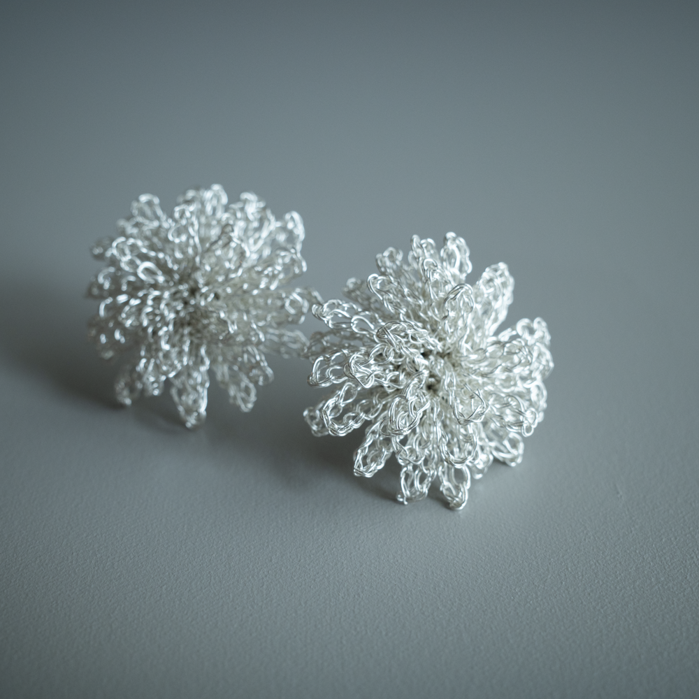 蒲公英 – 金屬線蕾絲耳環