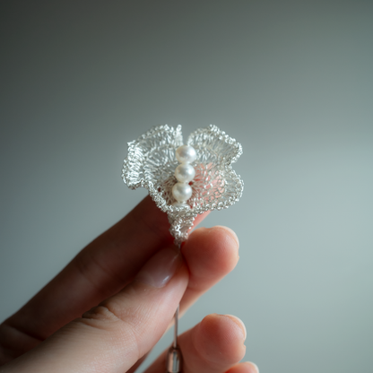 Calla Lily Brooch Hand-Crocheted Wire Flower Brooch with Freshwater Pearl