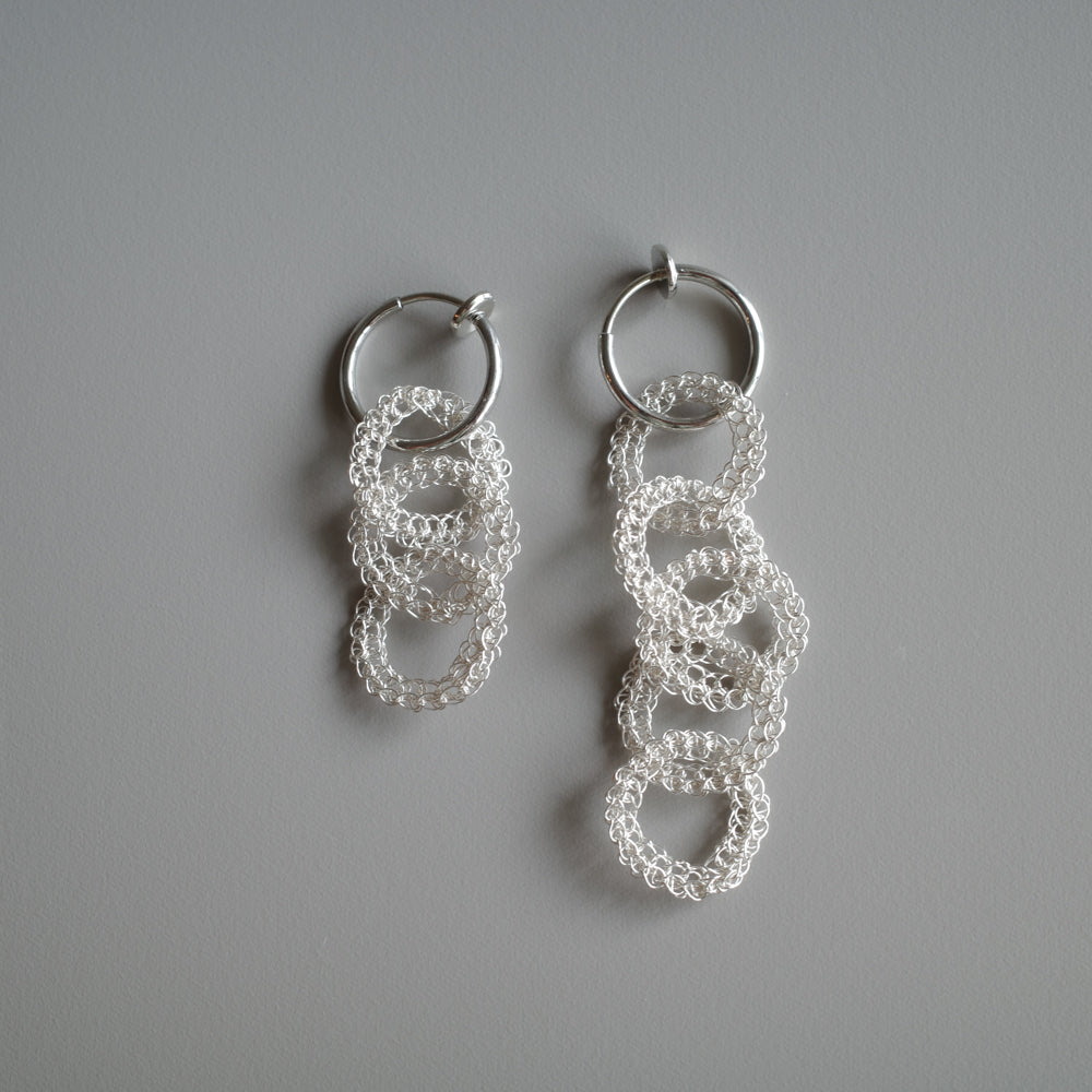 YUI – 金屬鉤織耳飾　銀色