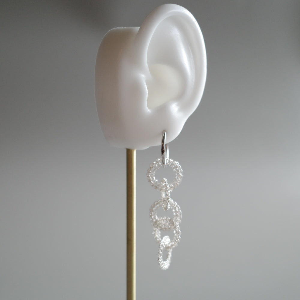 YUI – 金屬鉤織耳飾　銀色