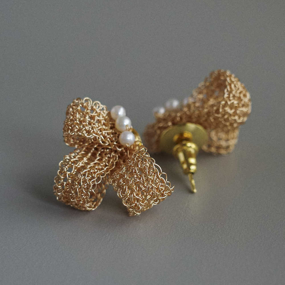 珍珠蝴蝶結耳環｜Soft Ribbon Pearl Earrings　Gold