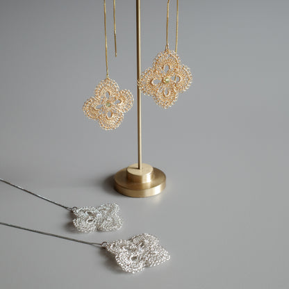 花綾 – 鉤織鏈條耳飾　金色