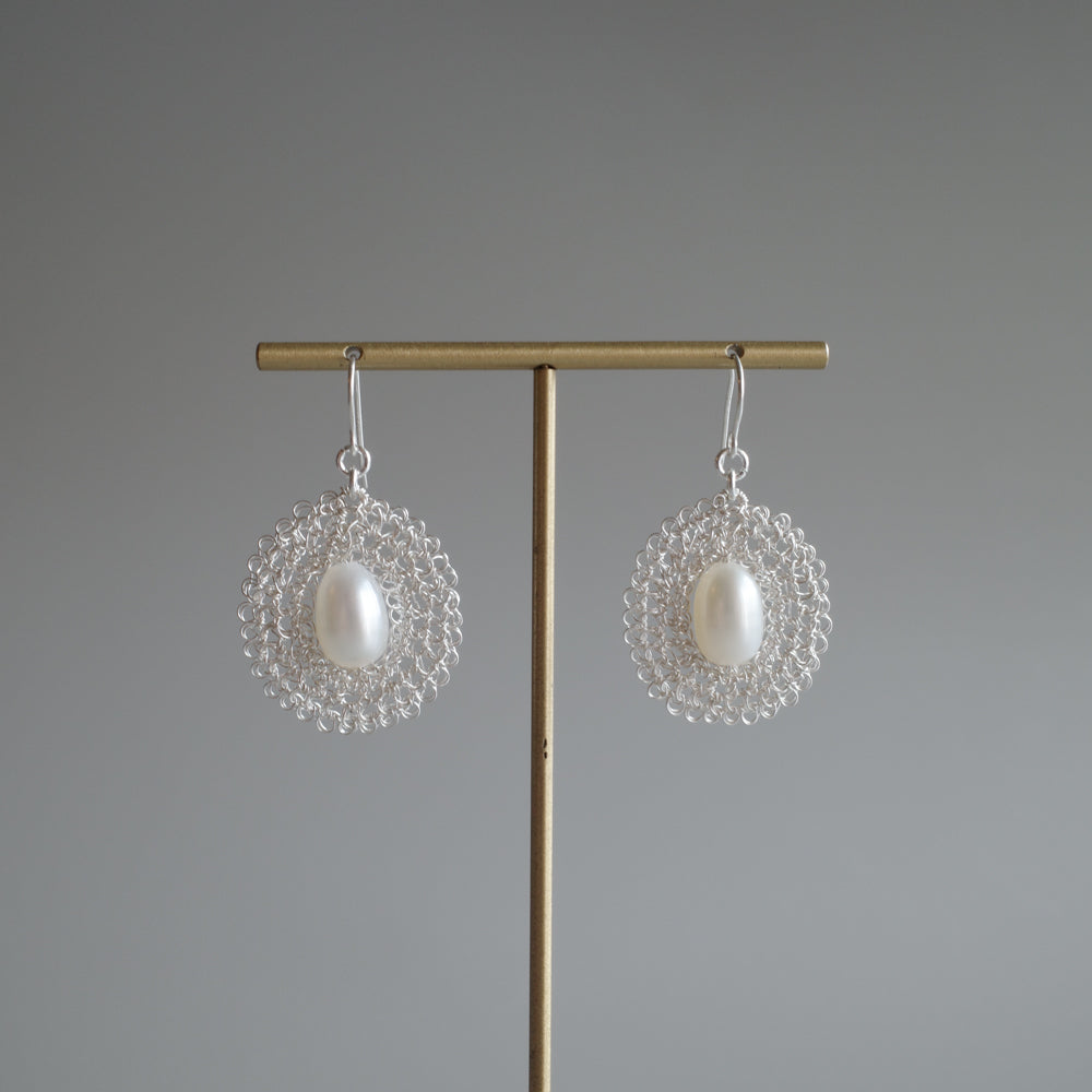 雫（しずく） パール – ワイヤークロッシェ 耳飾り　シルバー