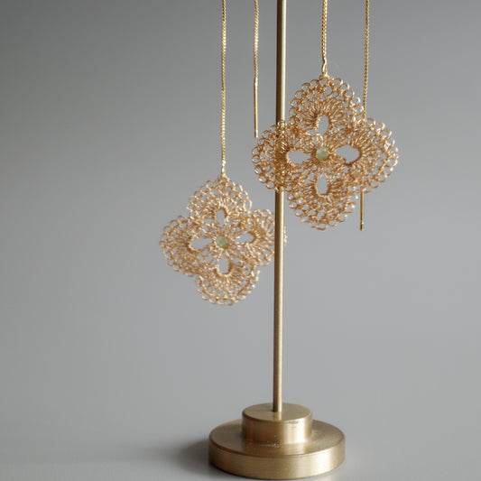 花綾（はなあや）– ワイヤークロッシェ チェーンピアス　ゴールド