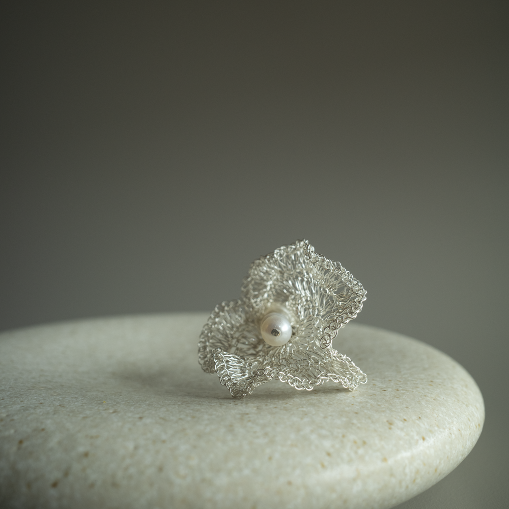 Calla Lily Brooch Hand-Crocheted Wire Flower Brooch with Freshwater Pearl
