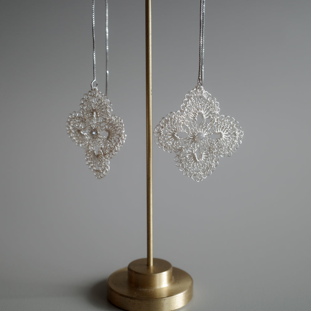 花綾 – 鉤織鏈條耳飾　銀色