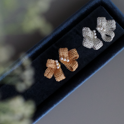 真珠リボン 耳飾り｜Soft Ribbon Pearl Earrings　Silver