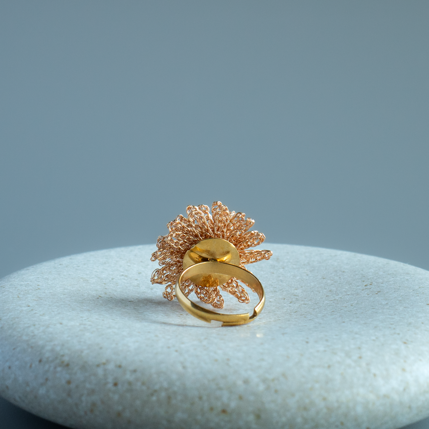 蒲公英 – 金屬線蕾絲戒指 金色