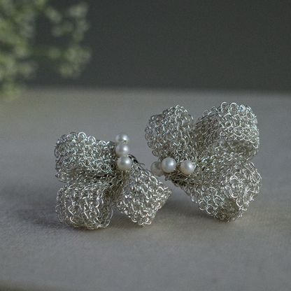 真珠リボン 耳飾り｜Soft Ribbon Pearl Earrings　Silver