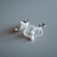 Pearl Cascade　耳飾り　Silver color