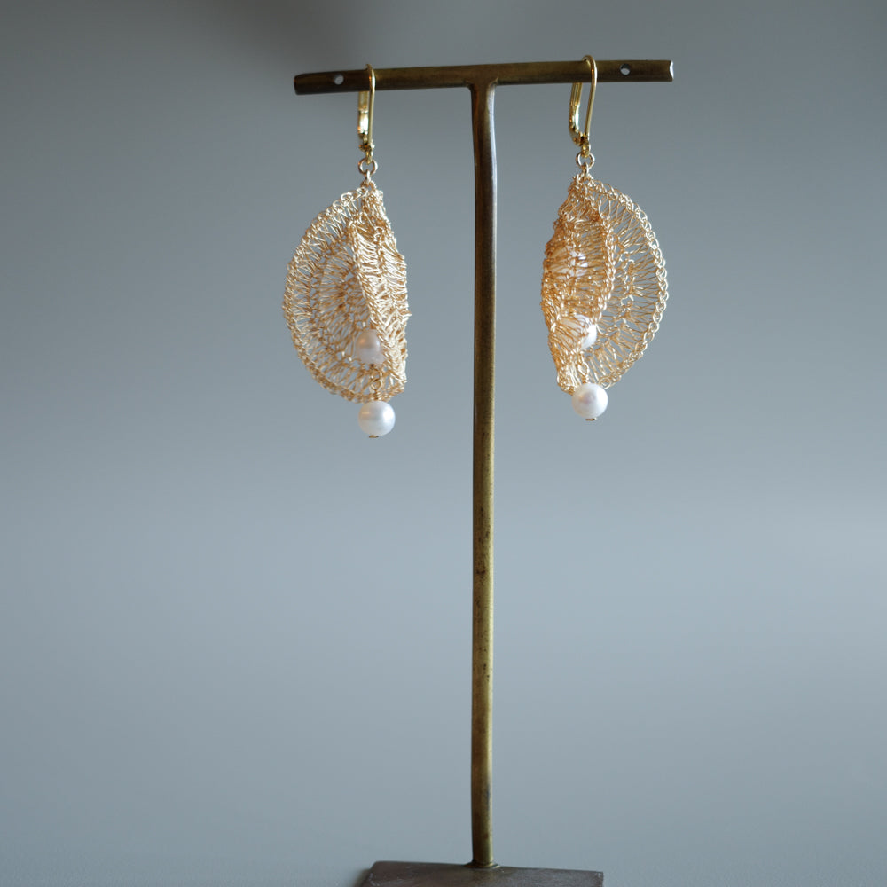 Pearl Cascade　耳飾り　Gold color