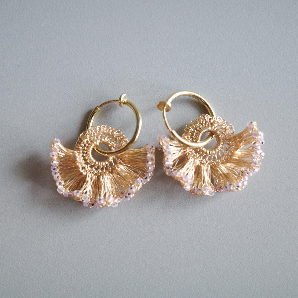 Frill Tail ＆日本玻璃珠 – 耳環　Gold color