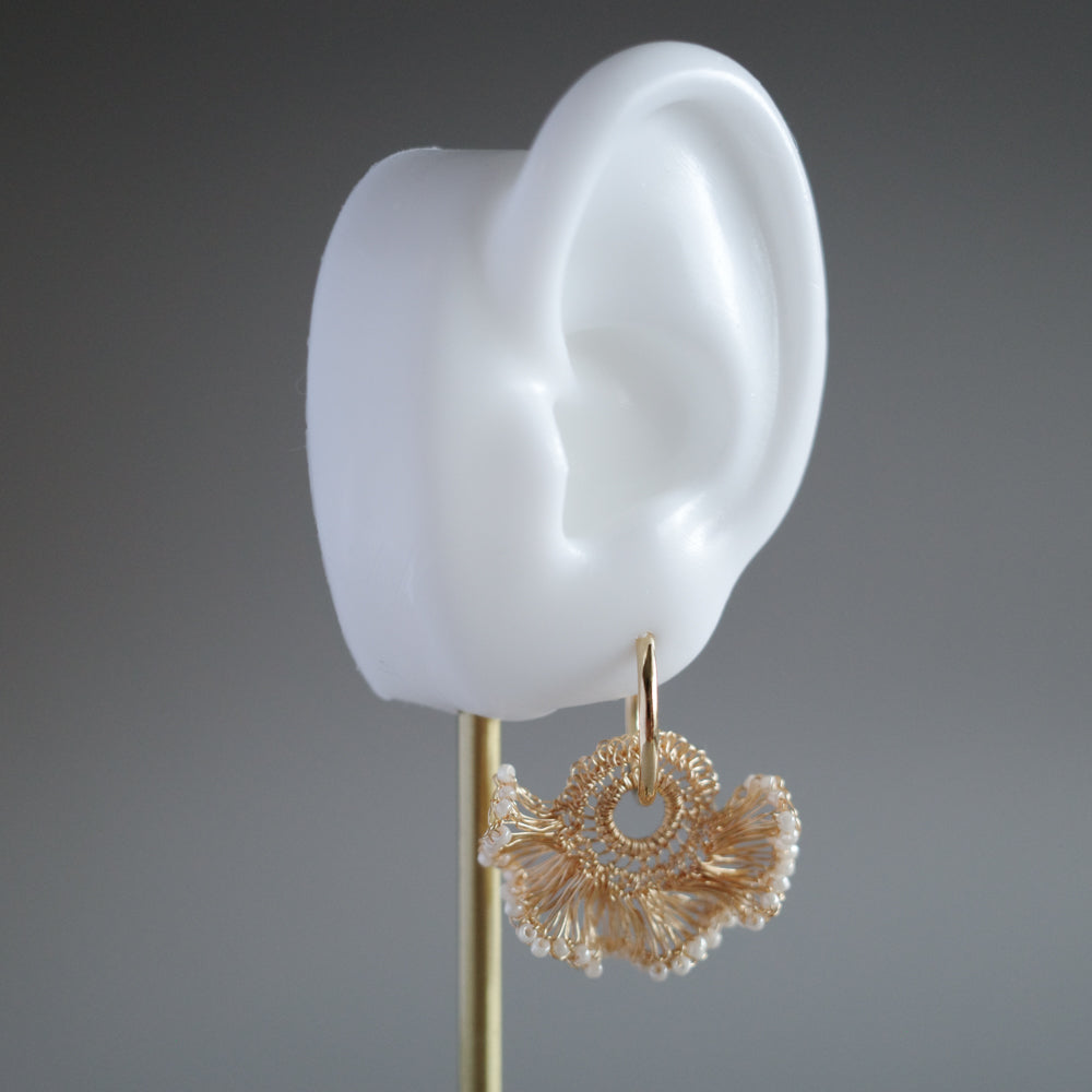 Frill Tail ＆日本玻璃珠 – 耳環　Gold color