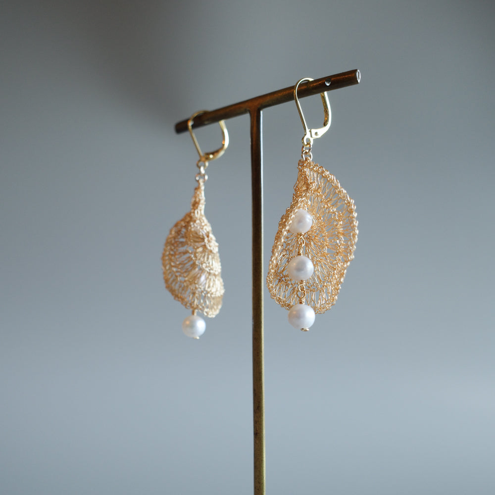 Pearl Cascade　耳飾り　Gold color