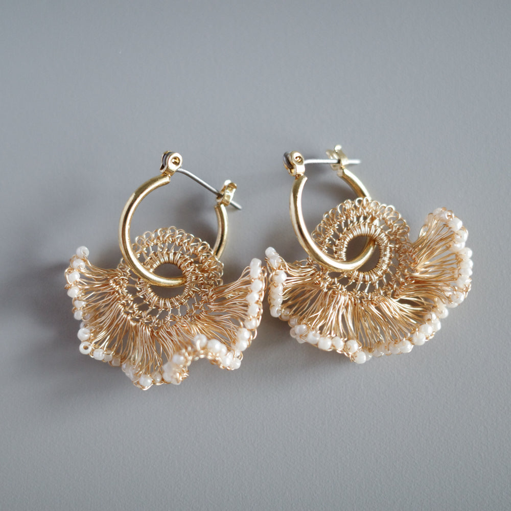 Frill Tail ＆日本玻璃珠 – 耳環　Gold color