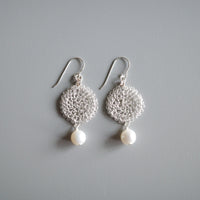 Lace Pearl – ワイヤークロッシェ耳飾り　Silver color