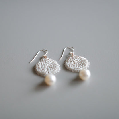 Lace Pearl – ワイヤークロッシェ耳飾り　Silver color