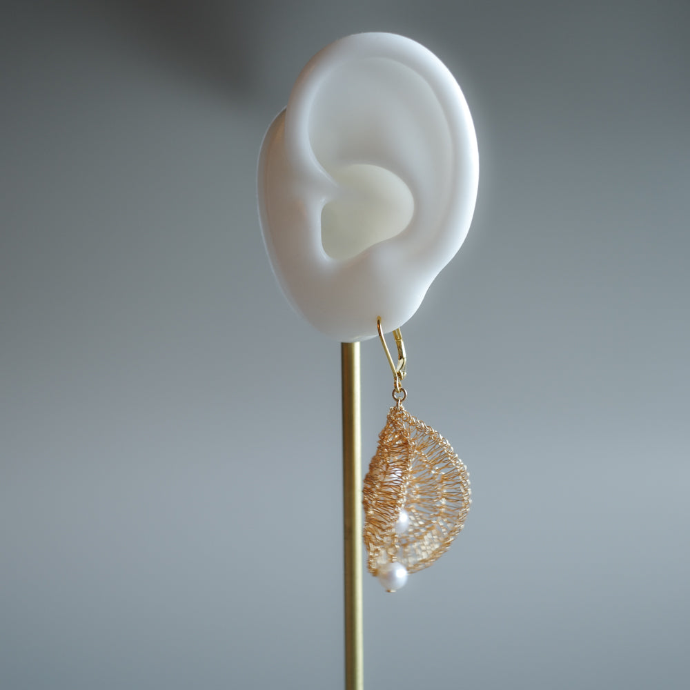 Pearl Cascade　耳飾り　Gold color