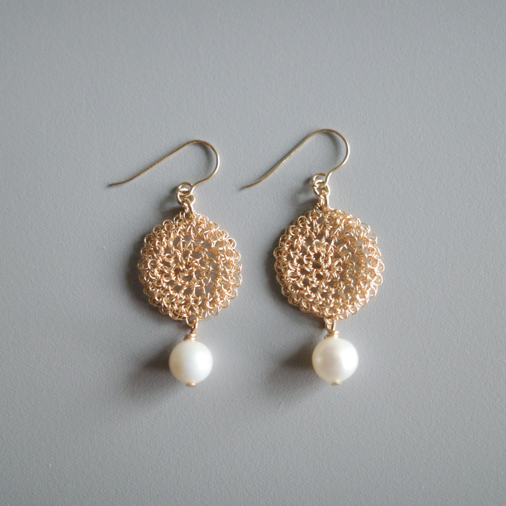 Lace Pearl – ワイヤークロッシェ耳飾り　Gold color