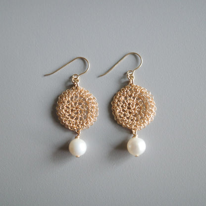 Lace Pearl – ワイヤークロッシェ耳飾り　Gold color