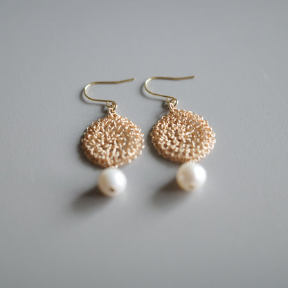 Lace Pearl – ワイヤークロッシェ耳飾り　Gold color