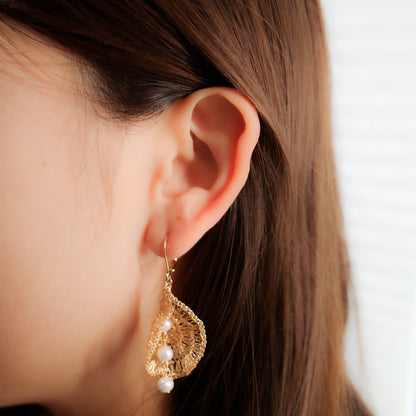 Pearl Cascade　耳飾り　Gold color