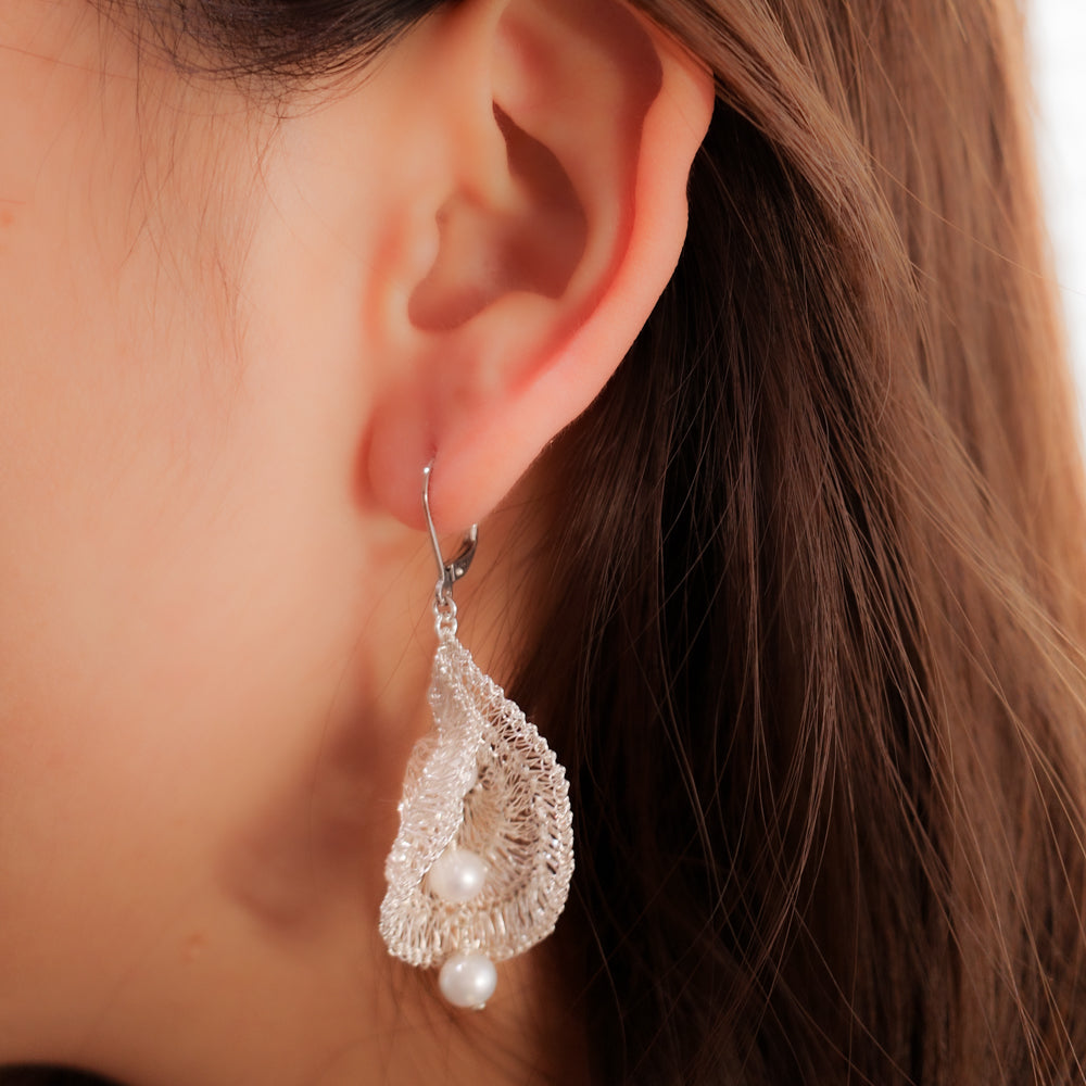 Pearl Cascade　耳飾り　Silver color