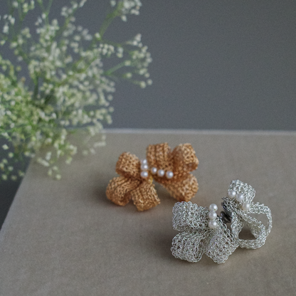 真珠リボン 耳飾り｜Soft Ribbon Pearl Earrings　Silver