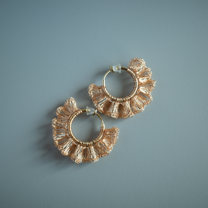 Frill Frill – Wire Crochet Hoop Earrings　Gold color