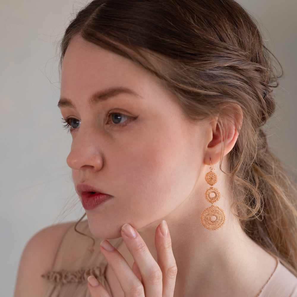 Trinity Lace Circles　耳飾り　Silver