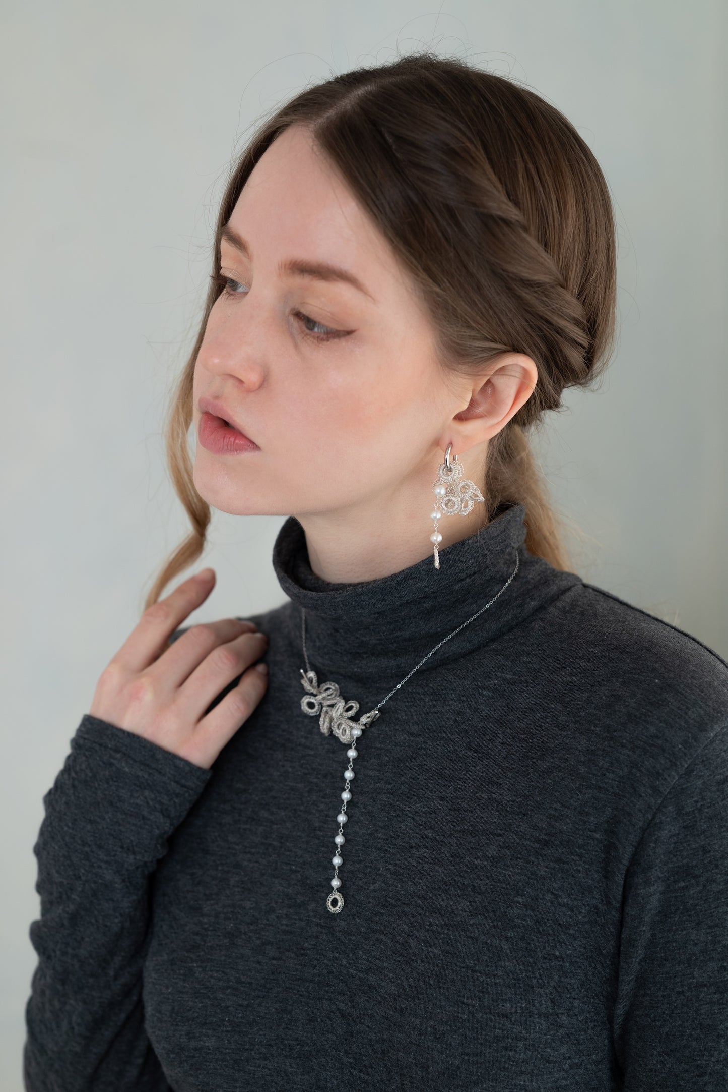 Full Bloom – ワイヤークロッシェとパールのネックレス L  Gold Color