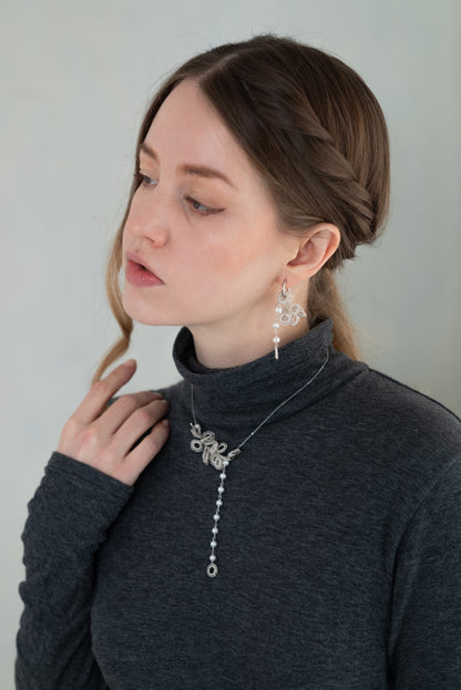 Full Bloom – ワイヤークロッシェとパールのネックレス L  Gold Color