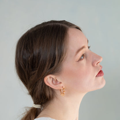 Frill Frill – Wire Crochet Hoop Earrings　Gold color