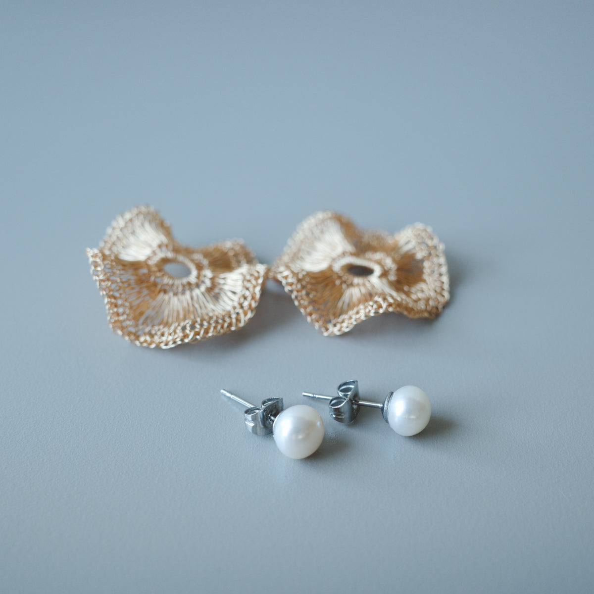 2way Orbit  Pearl　耳飾り　Gold color